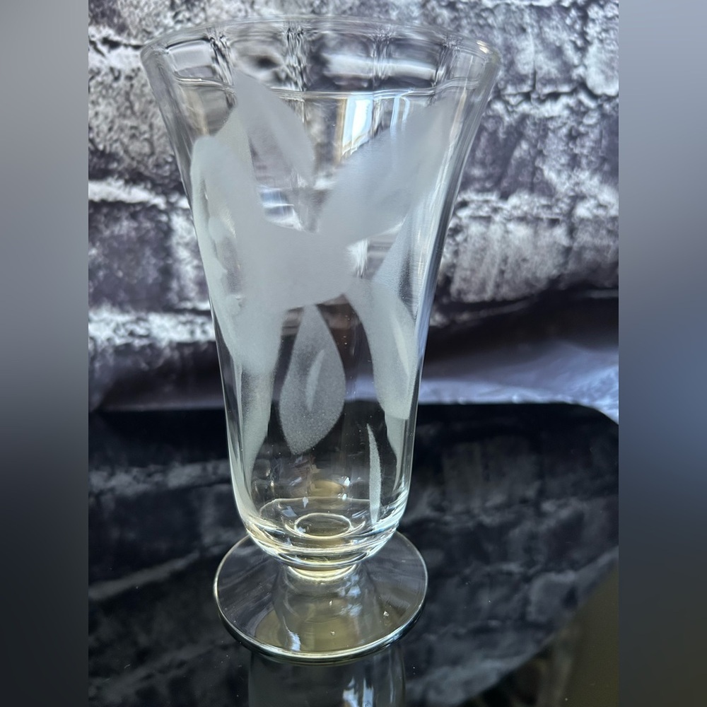 Set of 4 Mid- Century Etched Footed Floral Ice Tea/Water Glasses - Picture 3 of 11